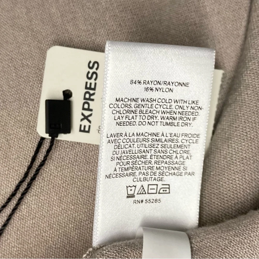 NWT Express 2 pocket open cardi Size M in Light Mocha